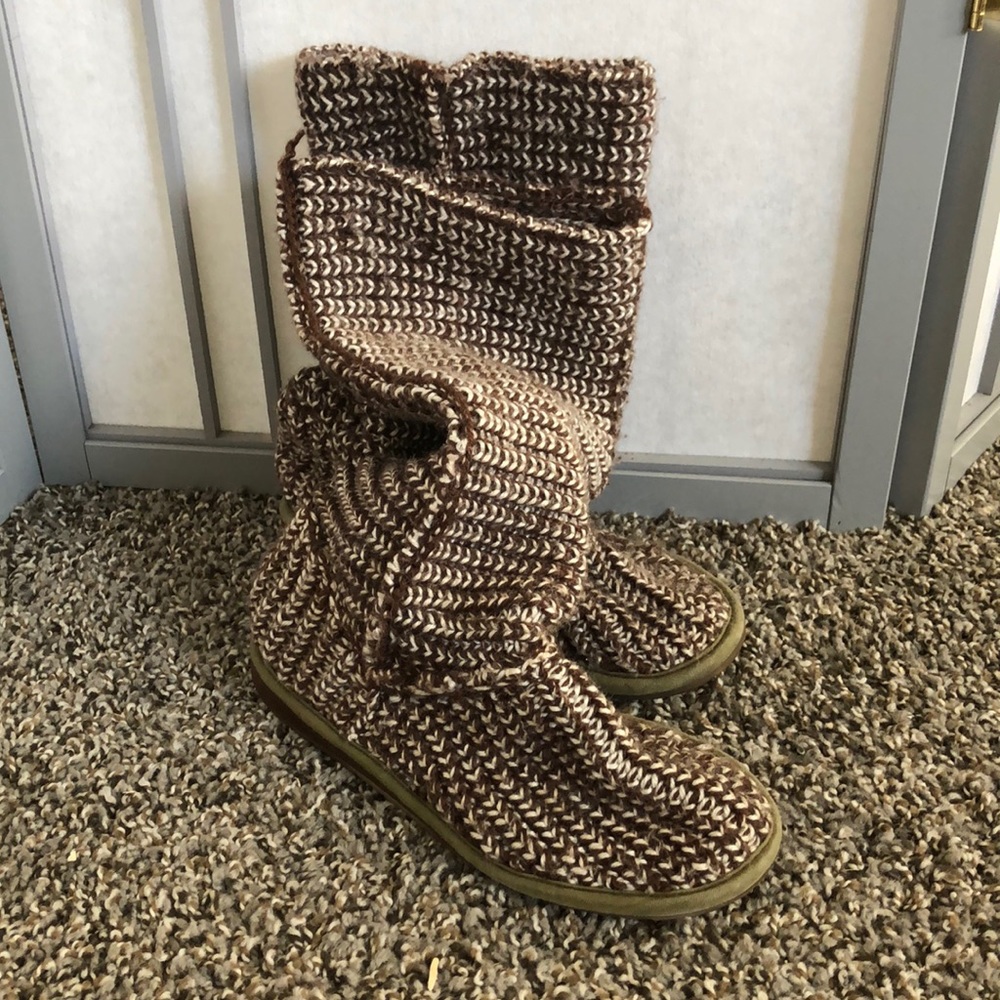 Marble knit boots